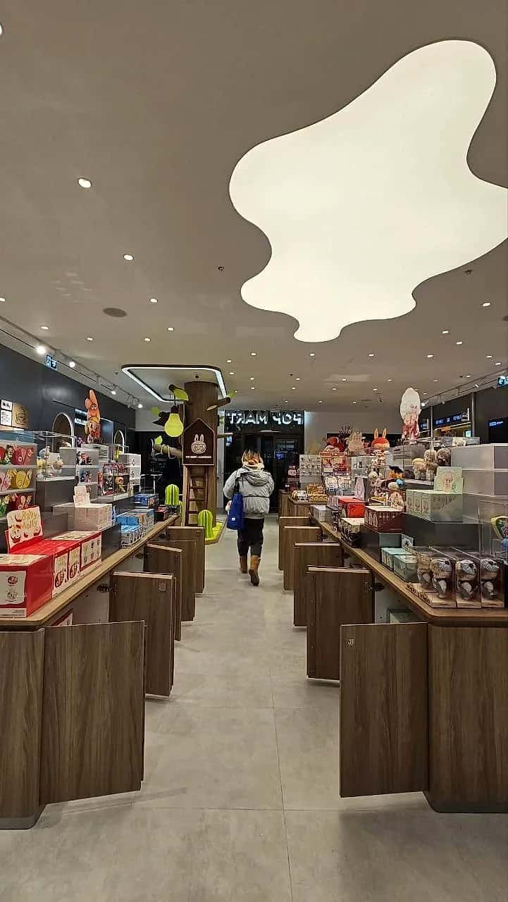 Pop Mart store fit-out in Oxford (photo 25)