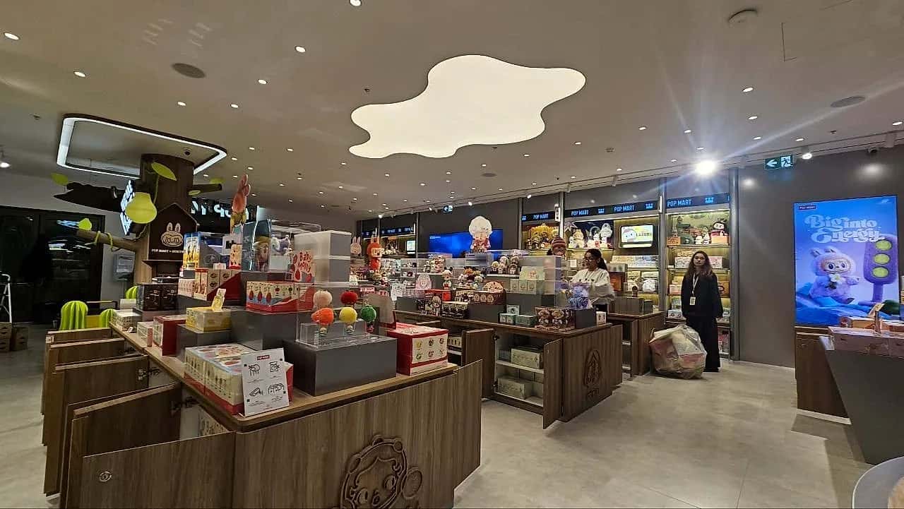 Pop Mart store fit-out in Oxford (photo 3)