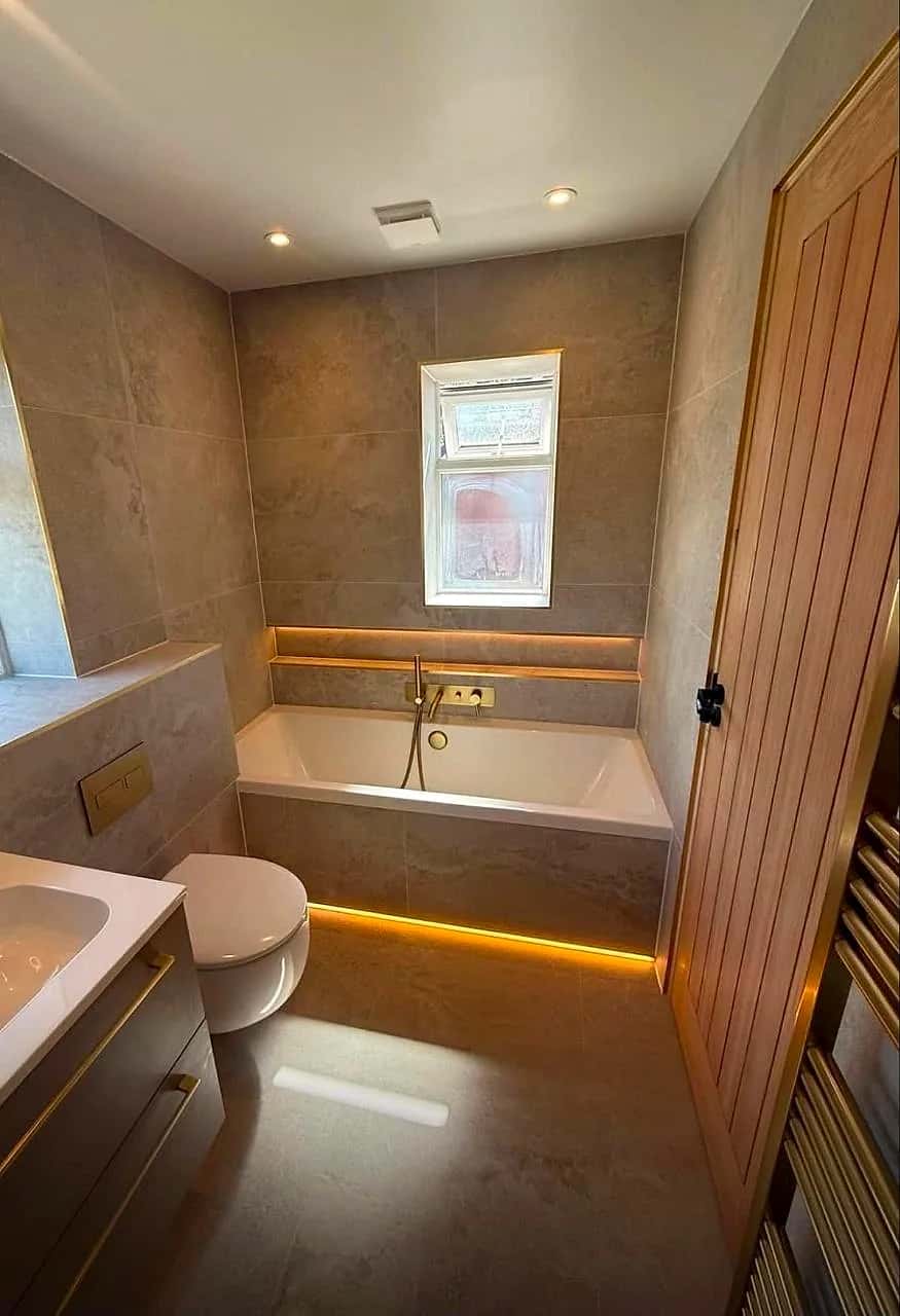 Fitted bathroom renovation (photo 23)
