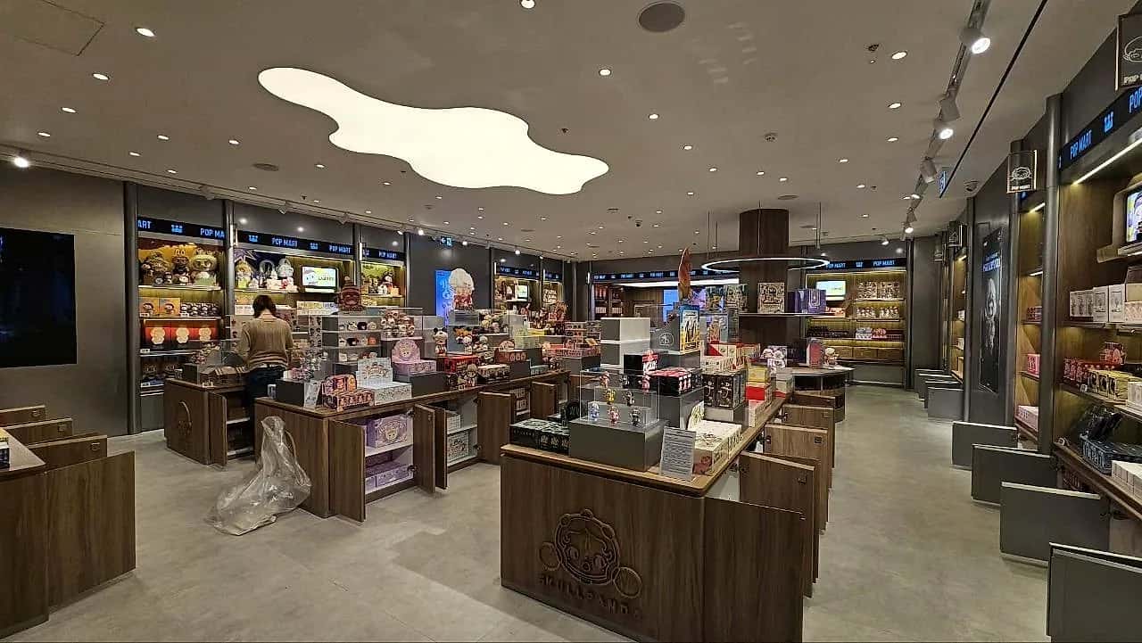 Pop Mart store fit-out in Oxford (photo 5)
