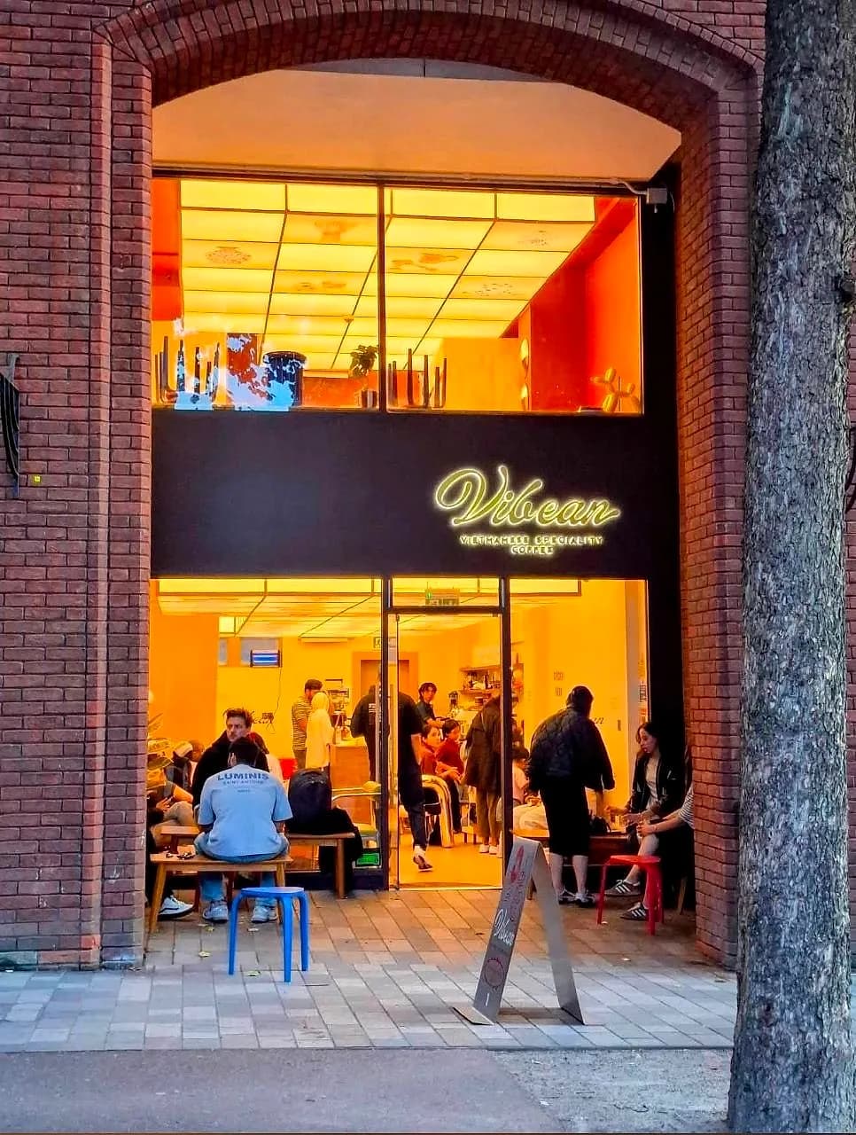 Vibean coffee shop fit-out in Manchester (photo 10)