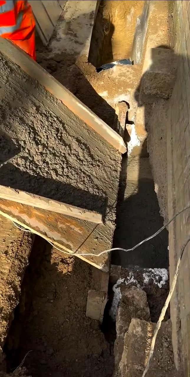 Structural underpinning works — groundworks phase (photo 17)