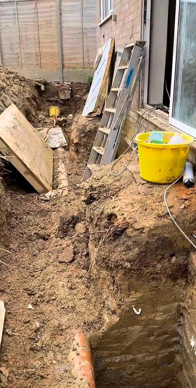Structural underpinning works — groundworks phase (photo 20)