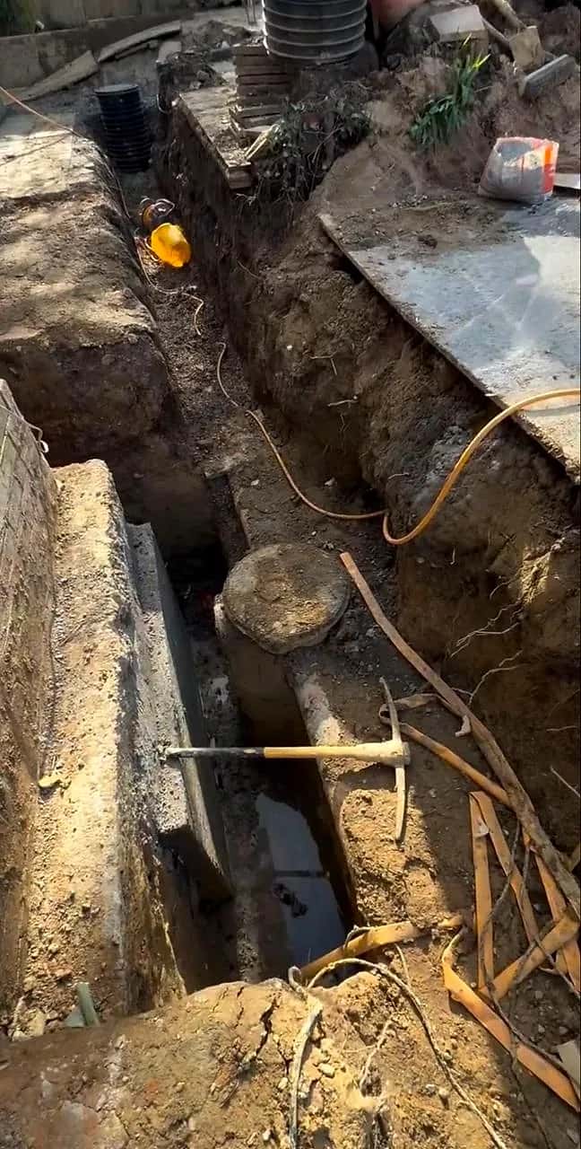 Structural underpinning works — groundworks phase (photo 16)
