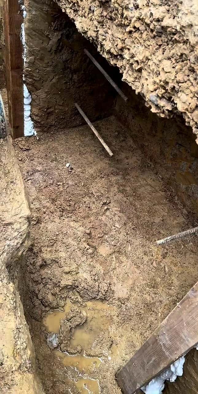 Structural underpinning works — groundworks phase (photo 19)